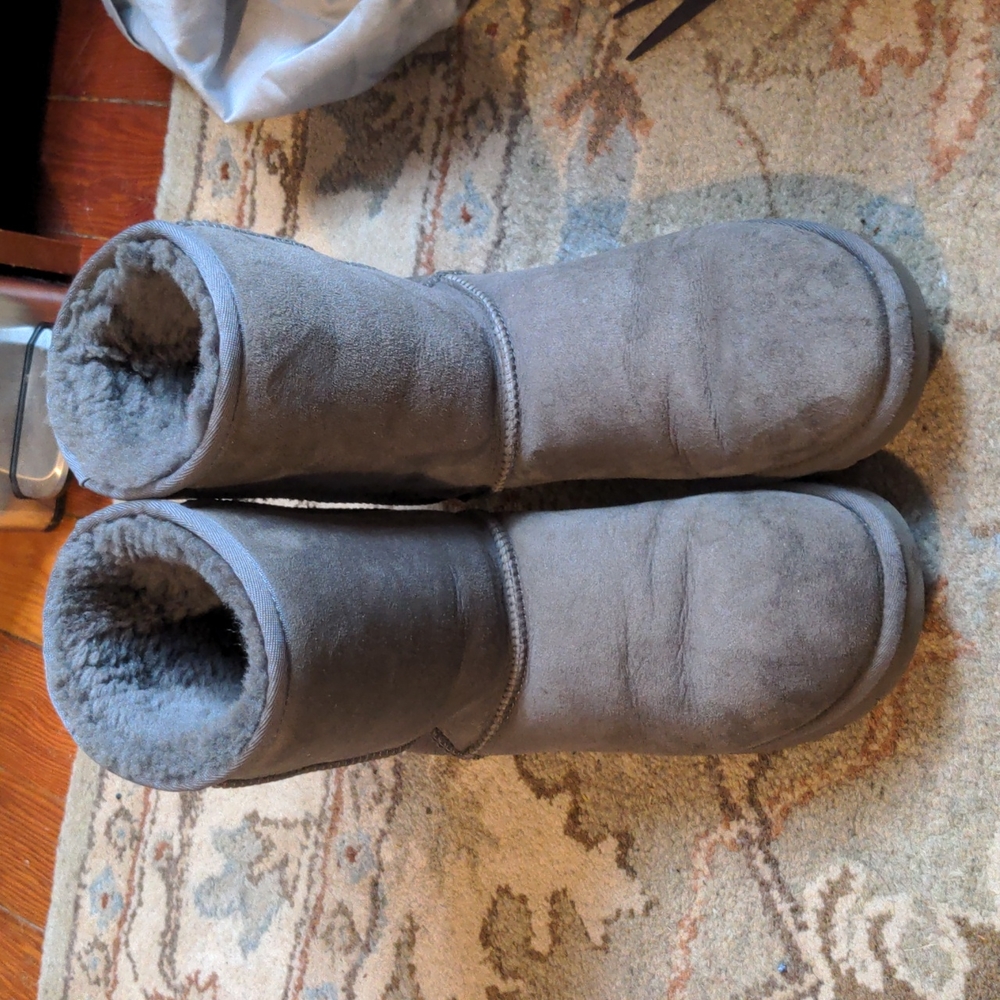 Grey Ugg size 9